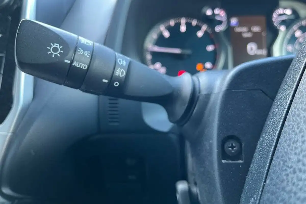 2019-toyota-land-cruiser-28d-4d-icon-7st-big-13