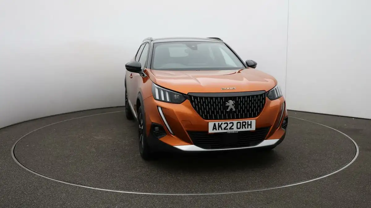 2022-peugeot-2008-suv-12-puretech-gt-big-36