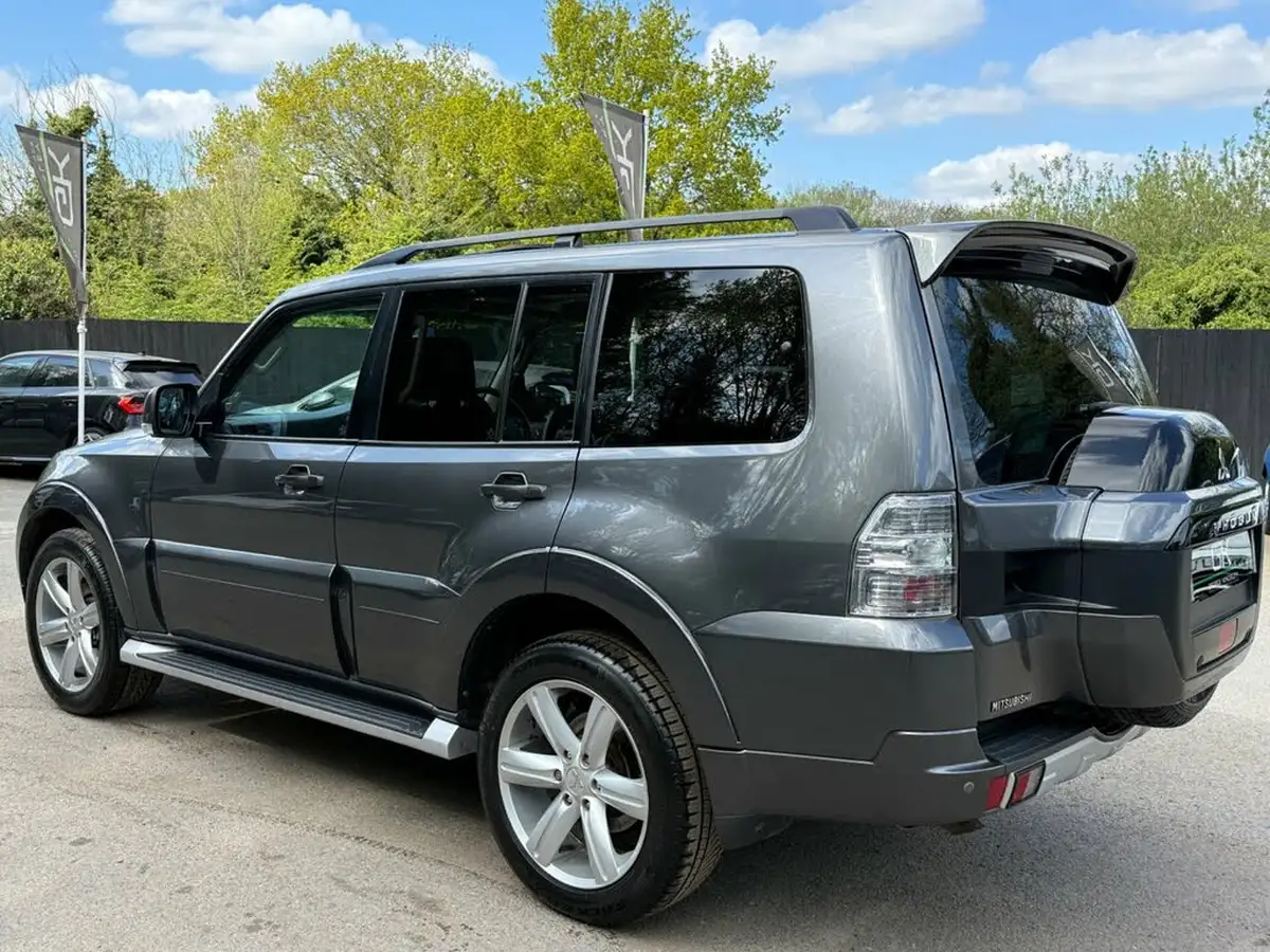 2015-mitsubishi-shogun-32td-sg4-187bhp-big-1