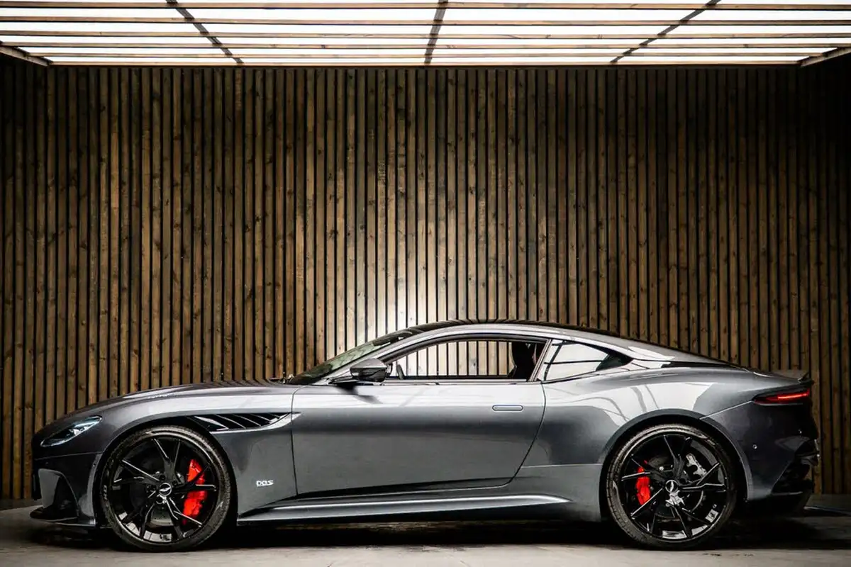 2019-aston-martin-dbs-52-v12-superleggera-big-6