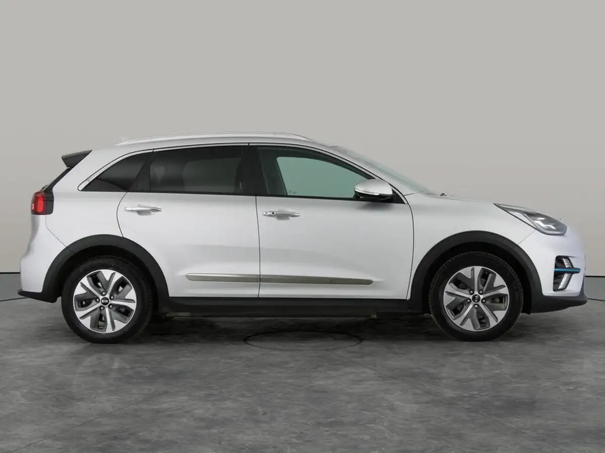2021-kia-e-niro-ev-4-big-3