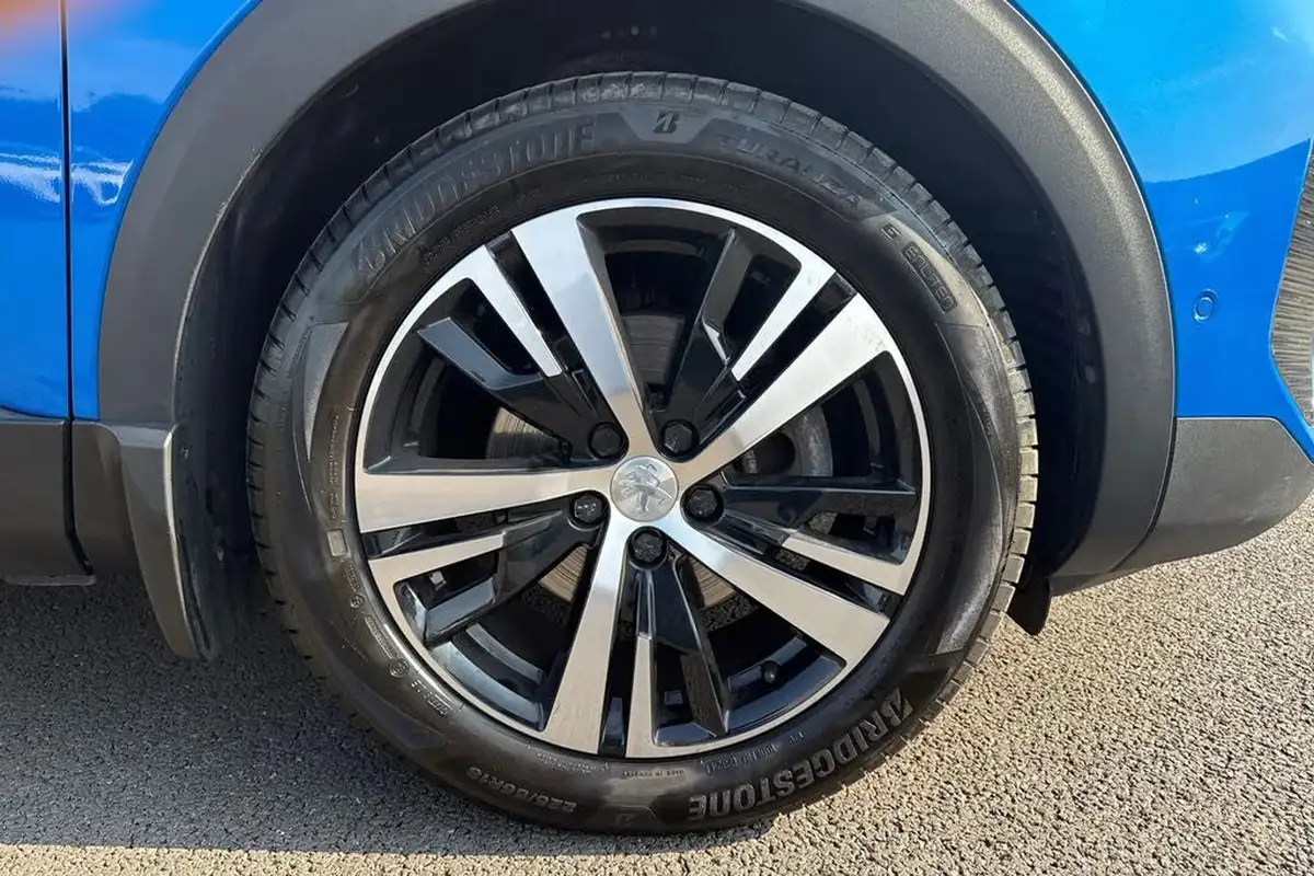 2021-peugeot-3008-suv-12-puretech-gt-big-9