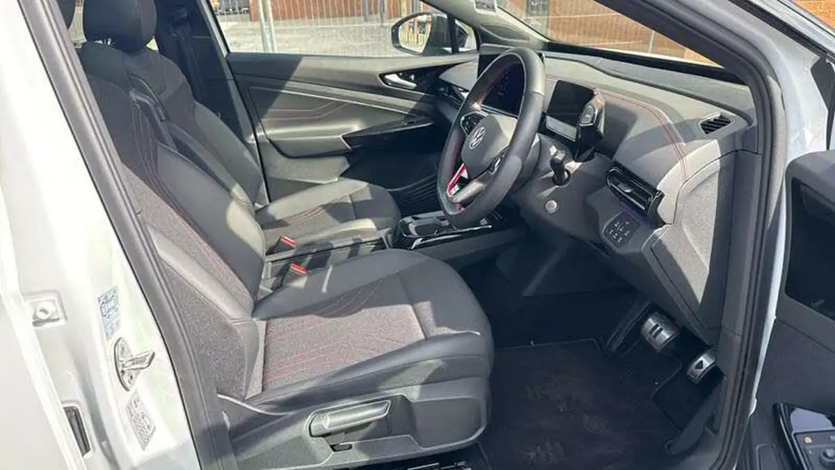 2023-volkswagen-id5-e-gtx-style-299ps-awd-big-16