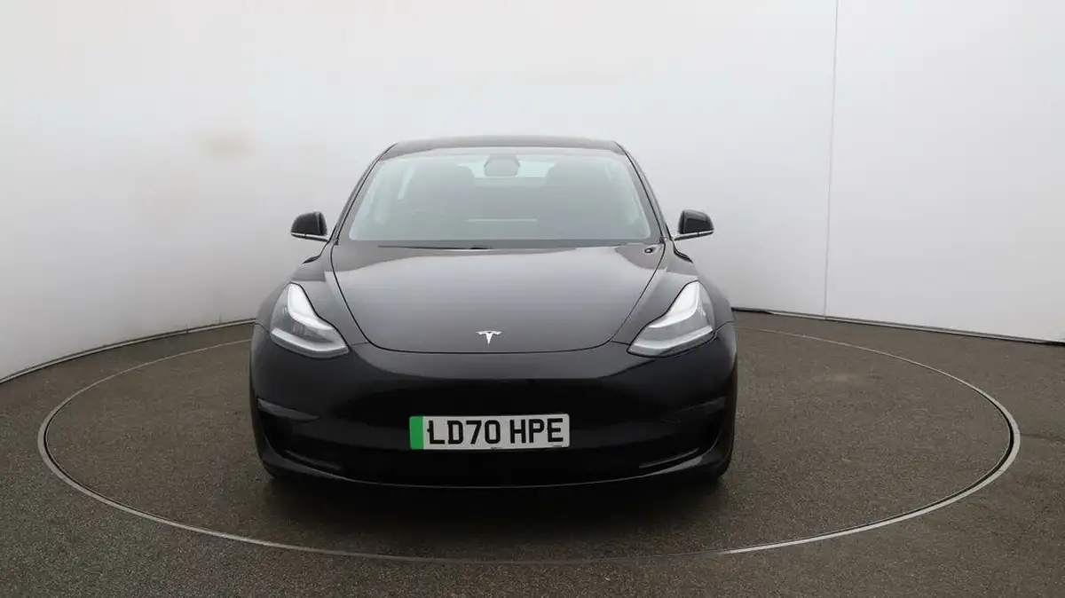 2020-tesla-model-3-e-long-range-big-33