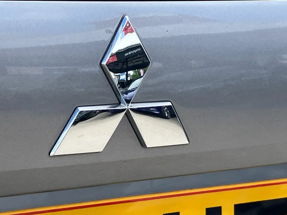 2020-mitsubishi-outlander-24-exceed-phev-big-24
