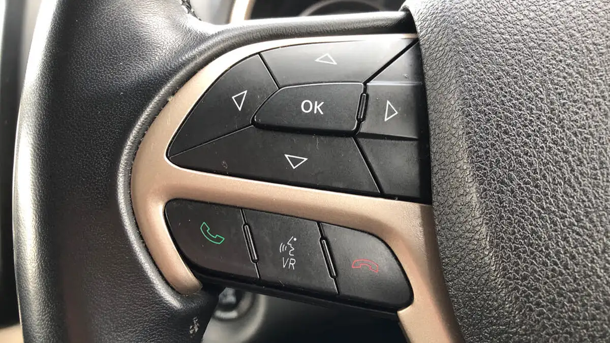 2015-jeep-cherokee-22multijet-ii-limited-ss-big-22