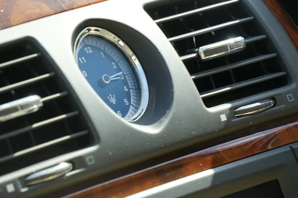 2007-maserati-quattroporte-42-auto-big-33