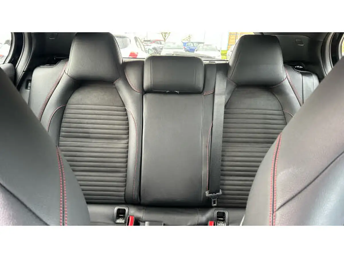 2019-mercedes-benz-gla-class-16-gla-200-amg-line-edition-big-14