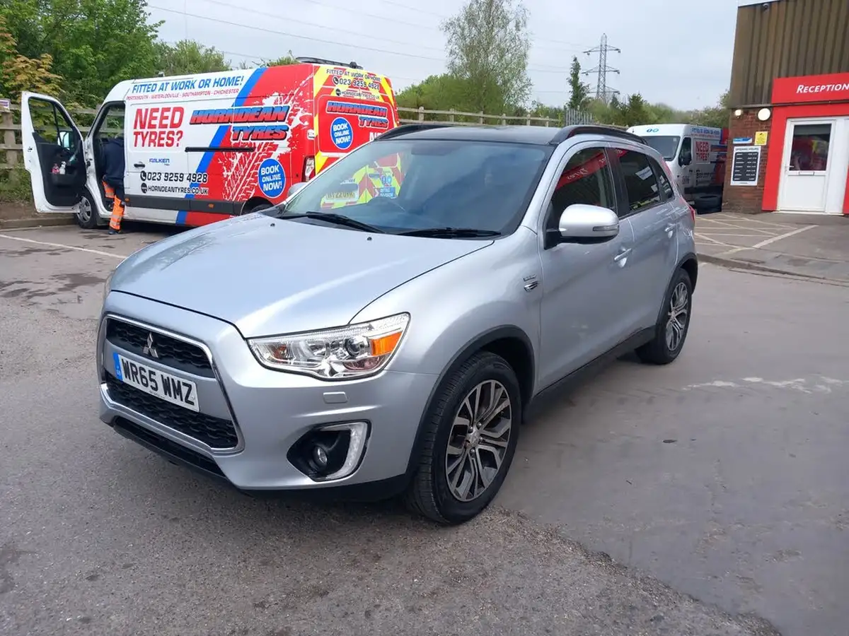 2015-mitsubishi-asx-22di-d-zc-h-big-2