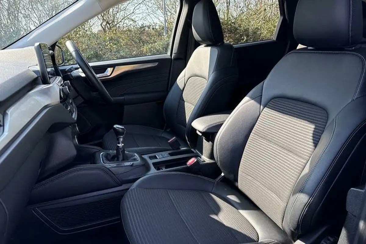 2022-ford-kuga-big-18