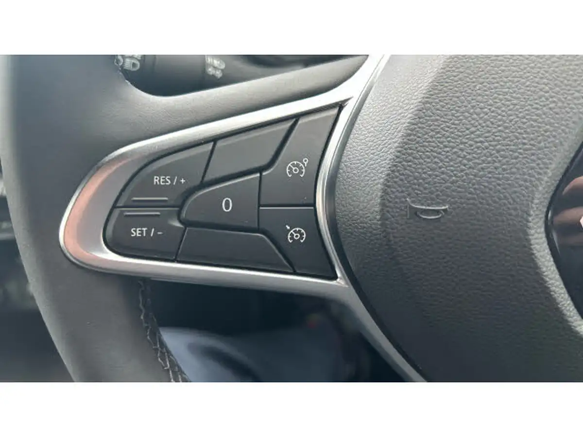 2024-renault-clio-10-tce-techno-big-26