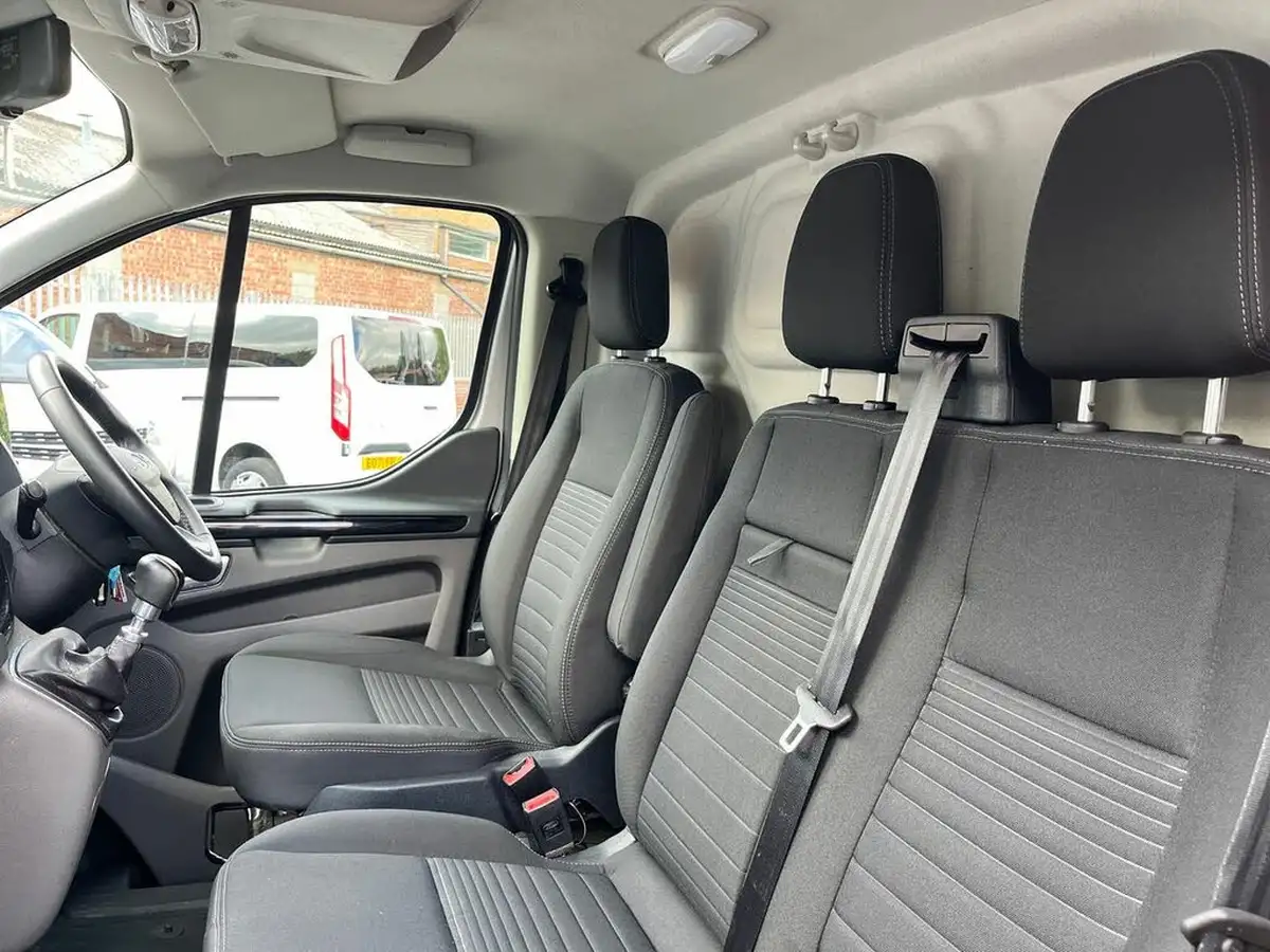 2023-ford-transit-custom-big-7