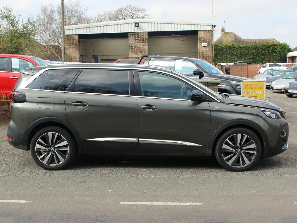 2019-peugeot-5008-suv-12-puretech-gt-line-premium-eat8-big-35