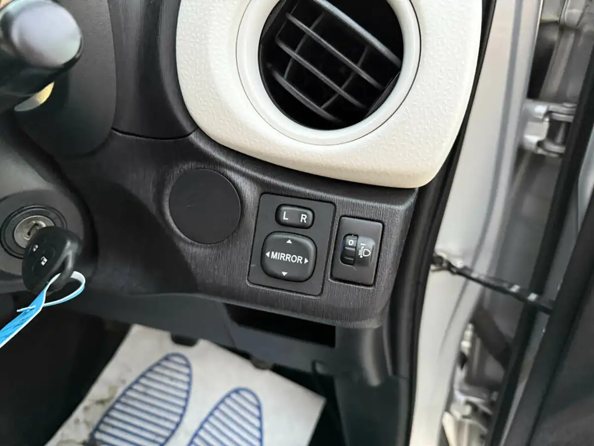 2013-toyota-yaris-133-trend-vvt-i-5d-big-45