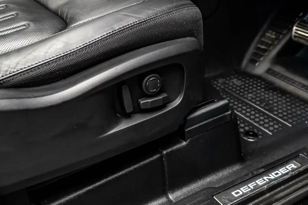 2021-land-rover-90-defender-30-p400-x-big-35
