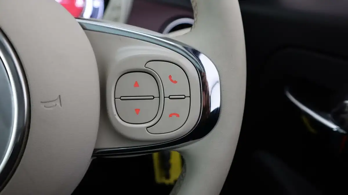 2020-fiat-500c-12-dolcevita-dualogic-big-20