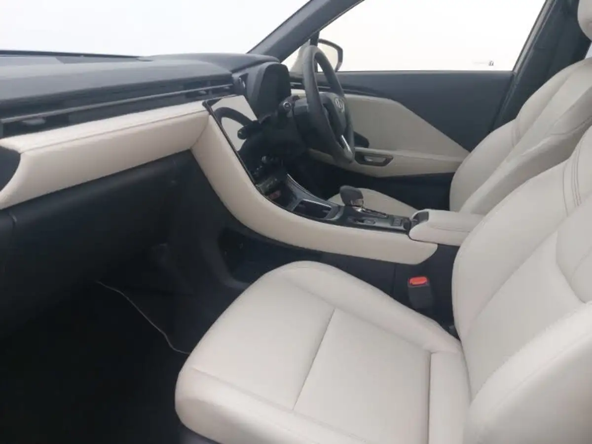 2024-lexus-lbx-15-premium-plus-big-4