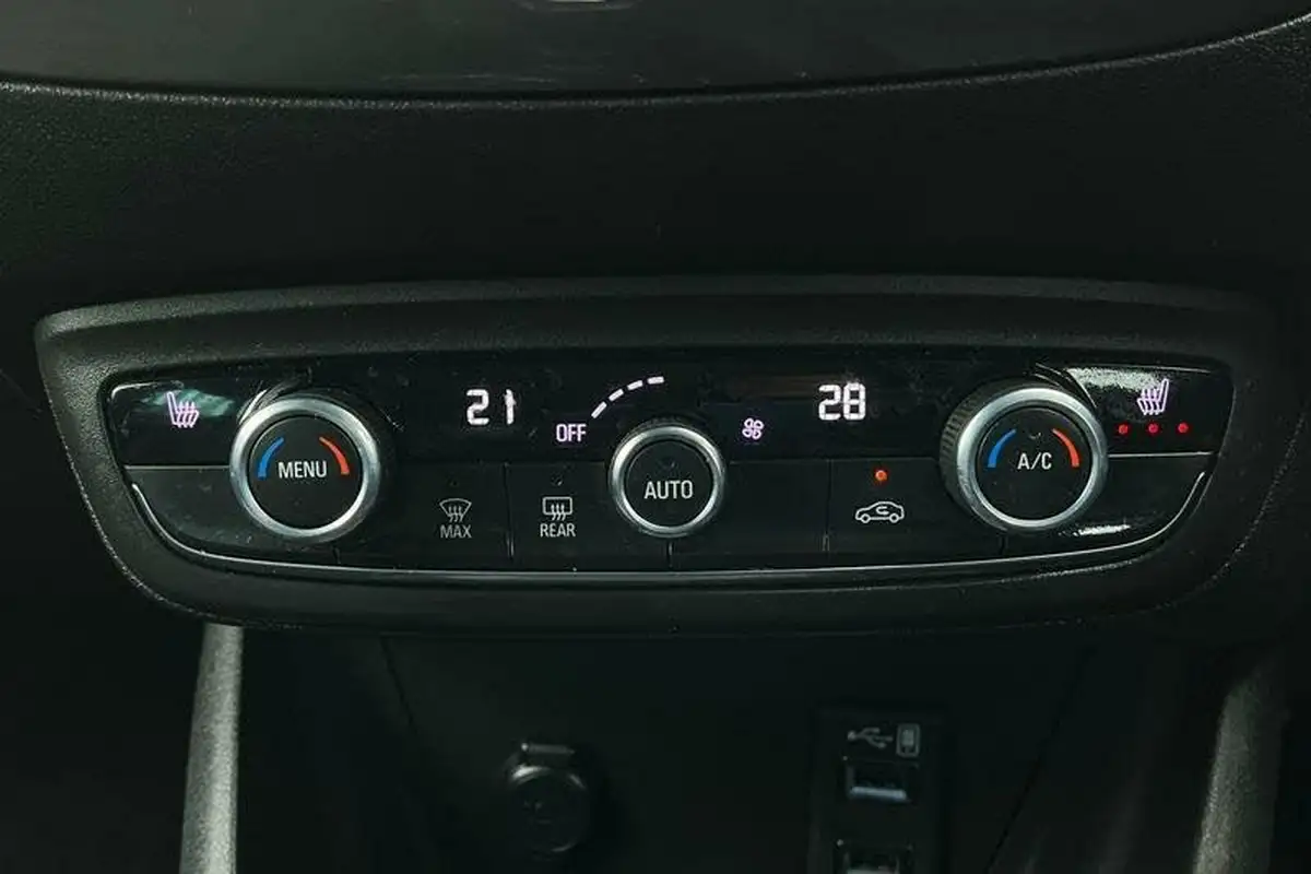 2021-vauxhall-crossland-12-elite-nav-130ps-big-25