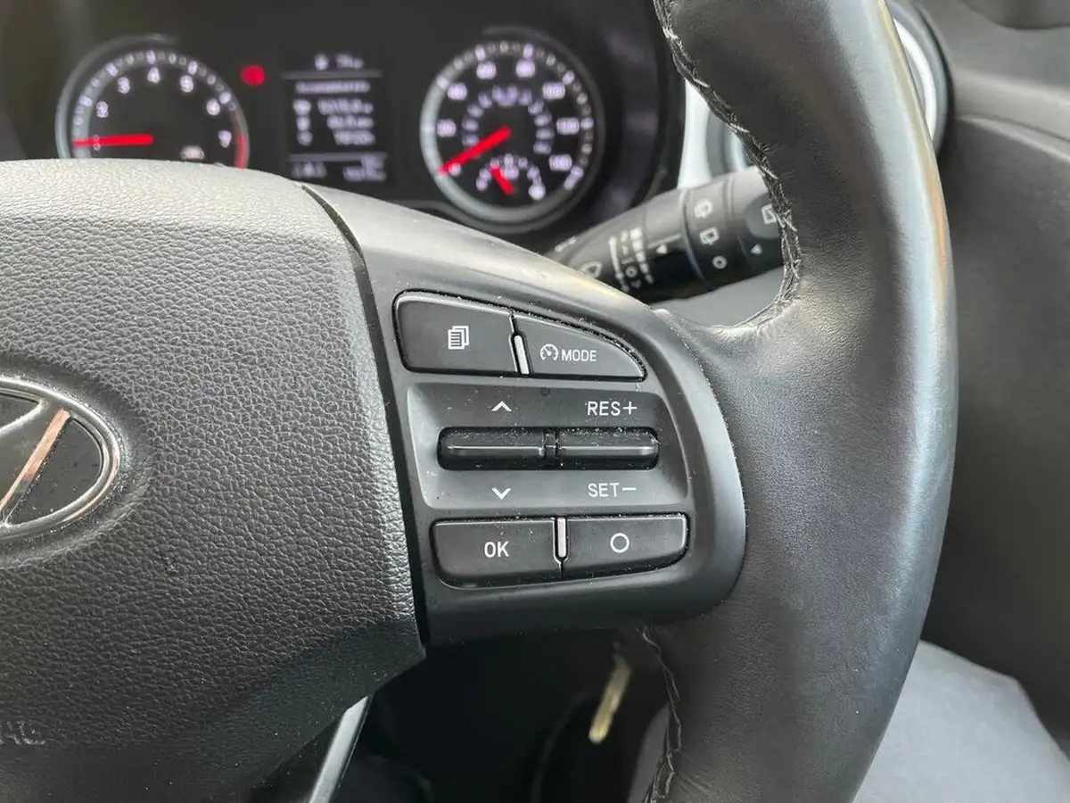 2022-hyundai-i10-10-premium-big-16