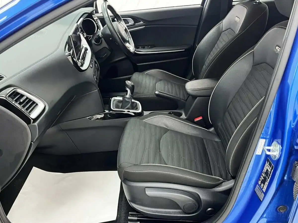 2022-kia-ceed-15-t-gdi-gt-line-big-17