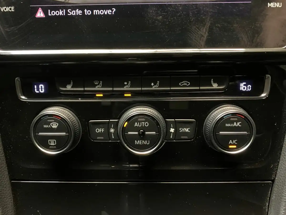2020-volkswagen-golf-20-tsi-r-300ps-hatchback-5d-big-16