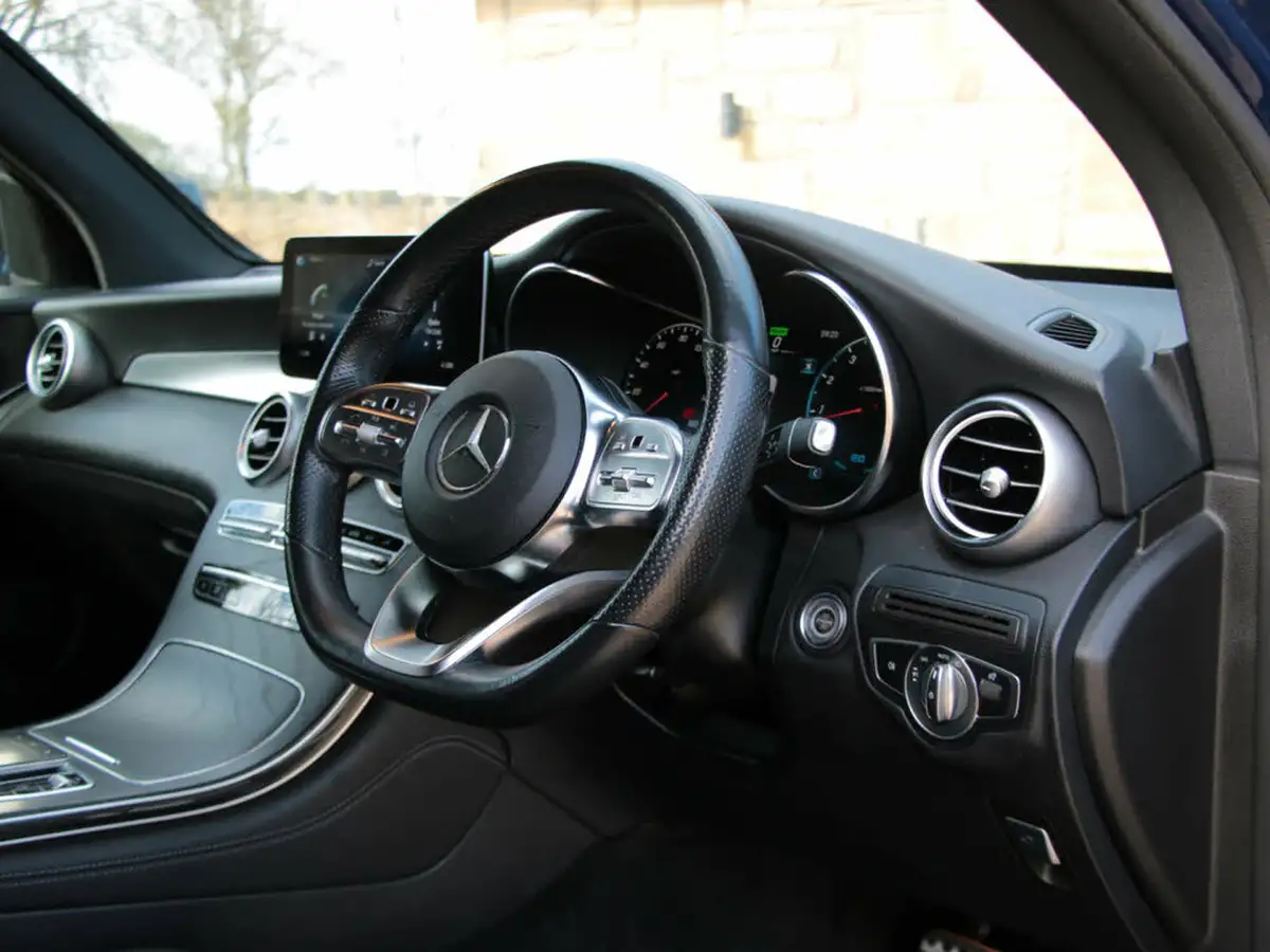 2020-mercedes-benz-glc-class-20-glc300-amg-line-premium-station-wagon-5d-big-42