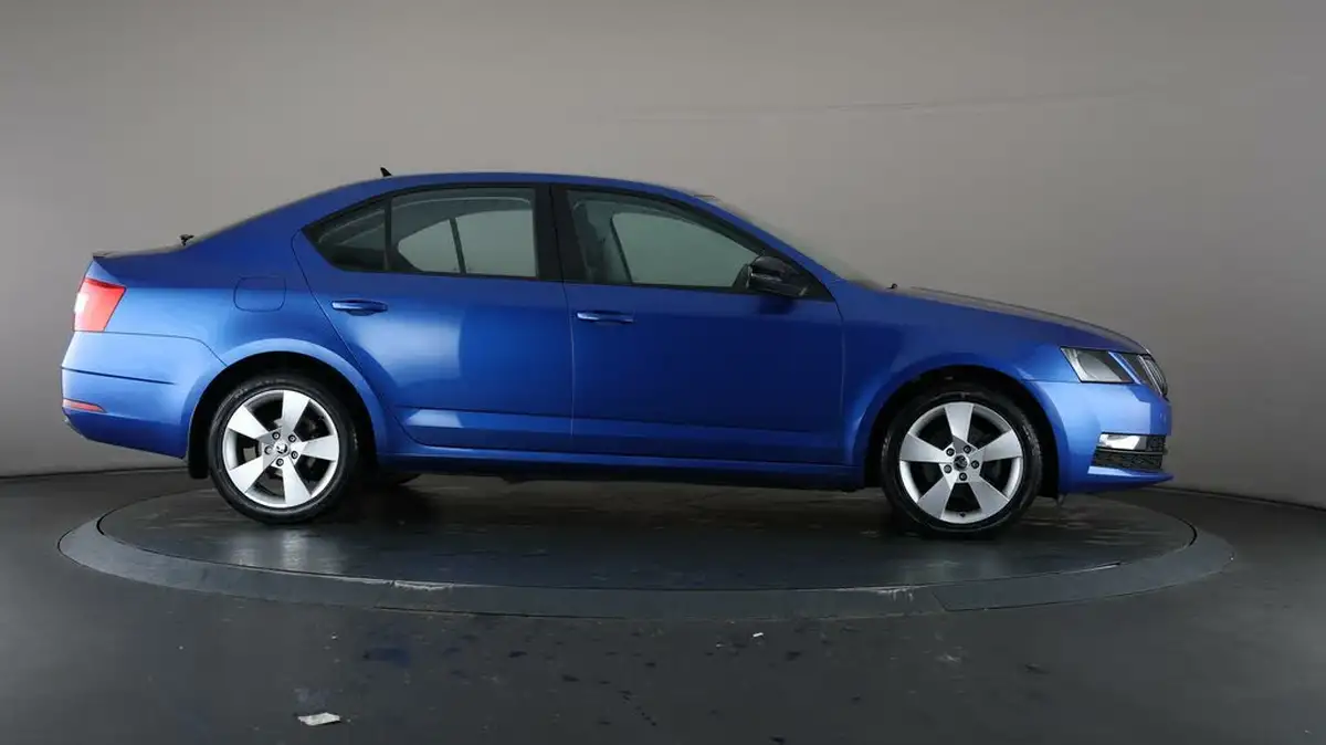 2019-skoda-octavia-15-tsi-se-drive-hatchback-big-7