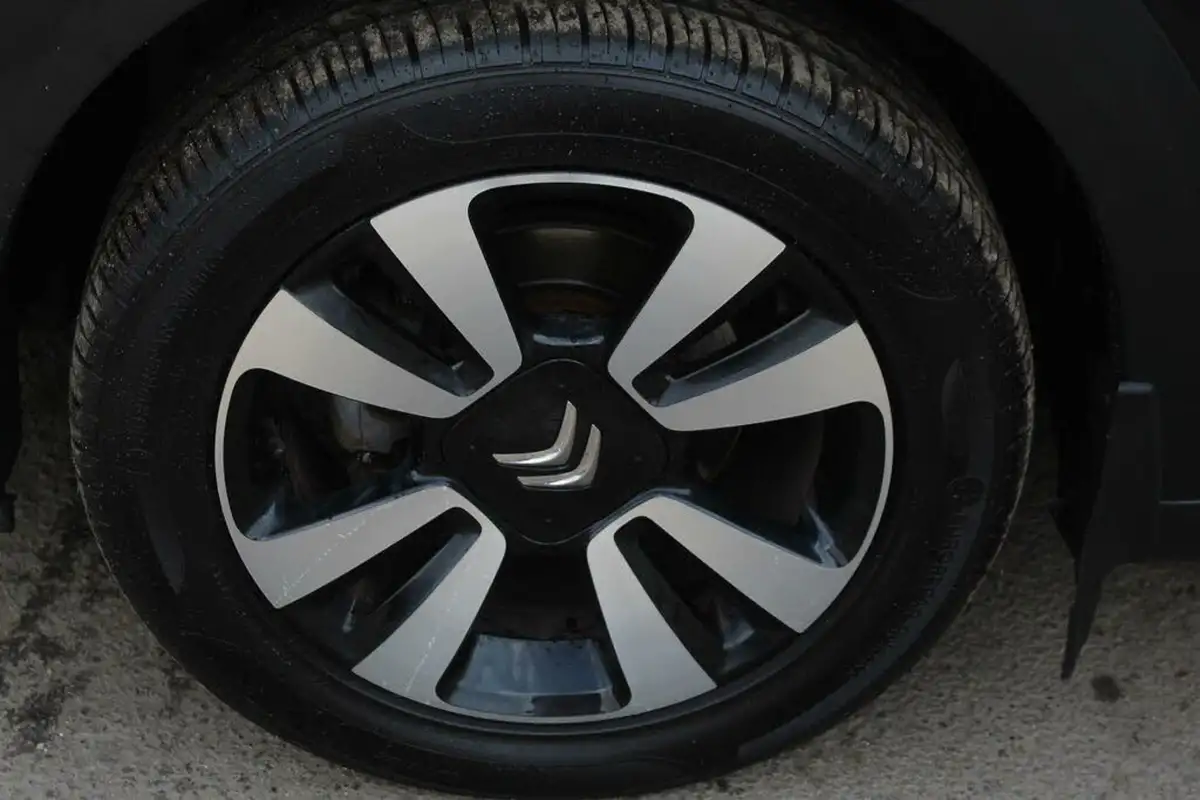 2020-citroen-c3-12-puretech-flair-plus-83ps-big-30