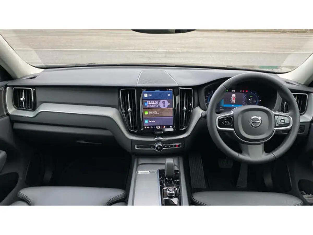 2024-volvo-xc60-20-b5-plus-big-19