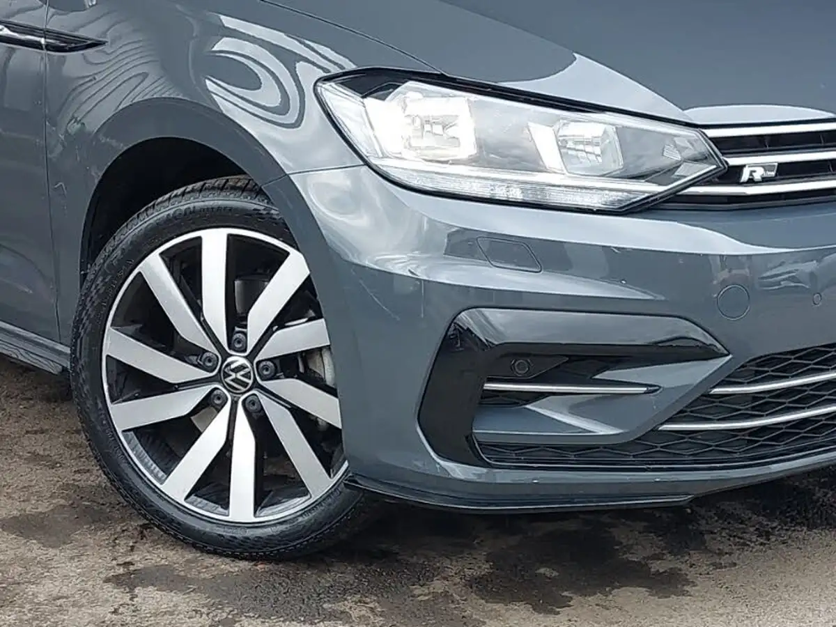 2020-volkswagen-touran-15-tsi-r-line-dsg-big-8