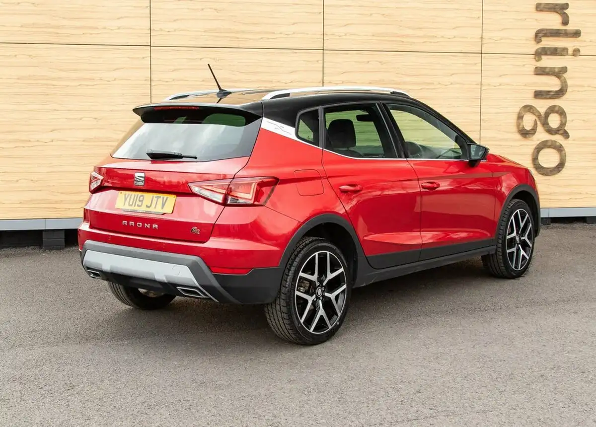 2019-seat-arona-16tdi-fr-sport-big-2