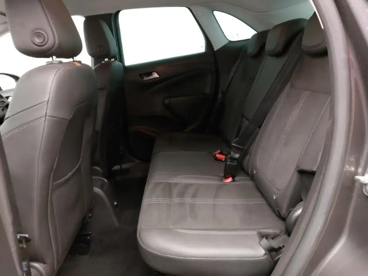 2021-vauxhall-crossland-15-ultimate-nav-110ps-big-5