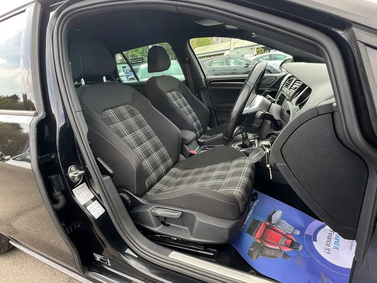 2014-volkswagen-golf-20tdi-gtd-bmt-5d-big-7