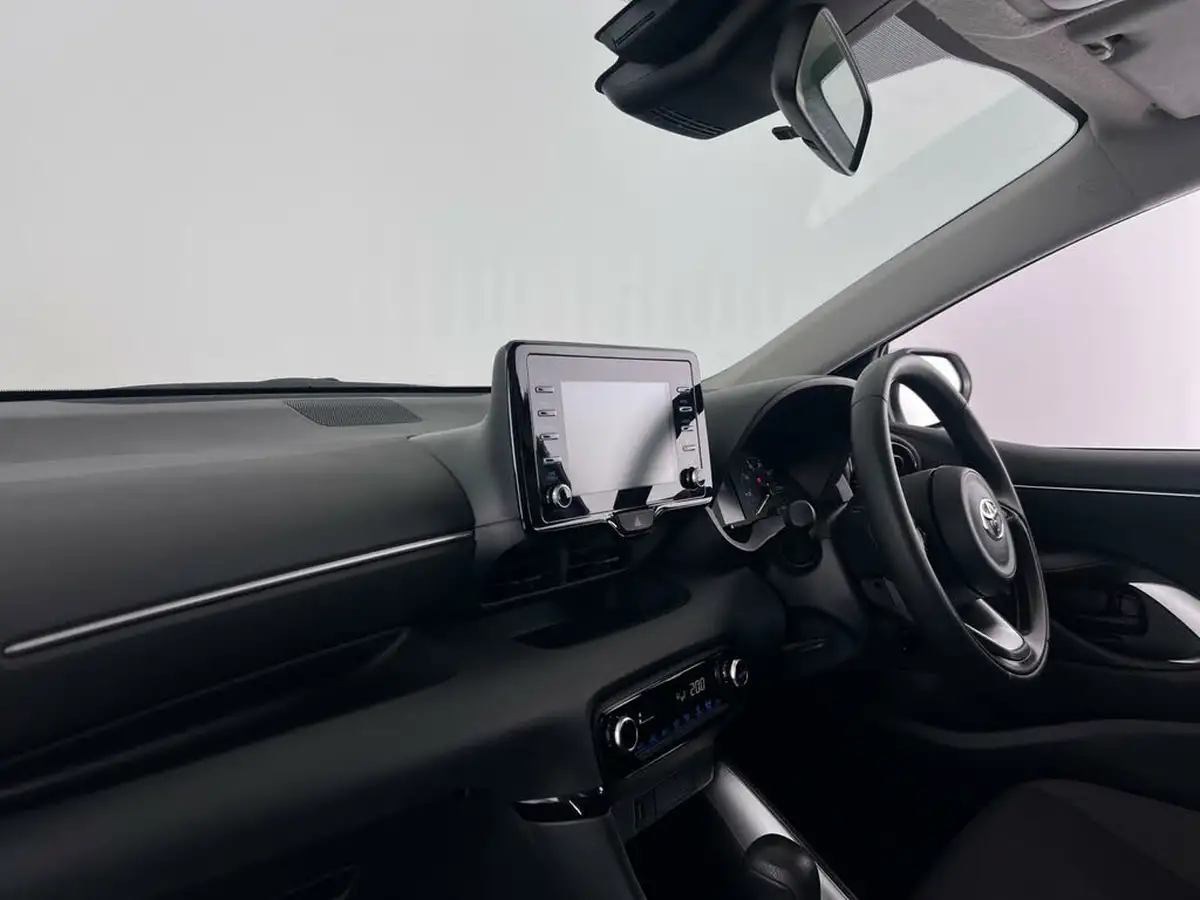 2022-toyota-yaris-15-vvt-i-icon-big-12