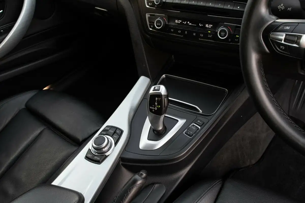 2015-bmw-3-series-20td-320d-m-sport-gt-184bhp-auto-big-32