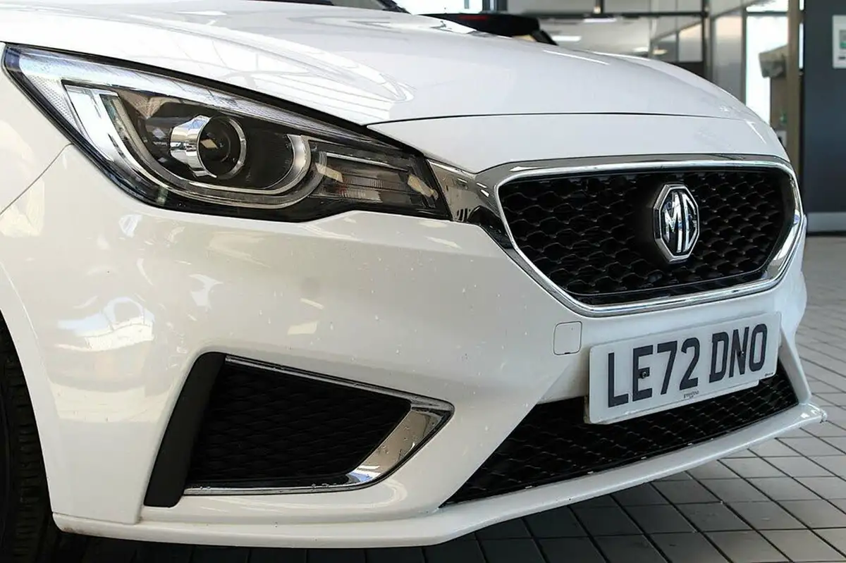 2023-mg-mg3-15-vti-tech-exclusive-nav-big-6
