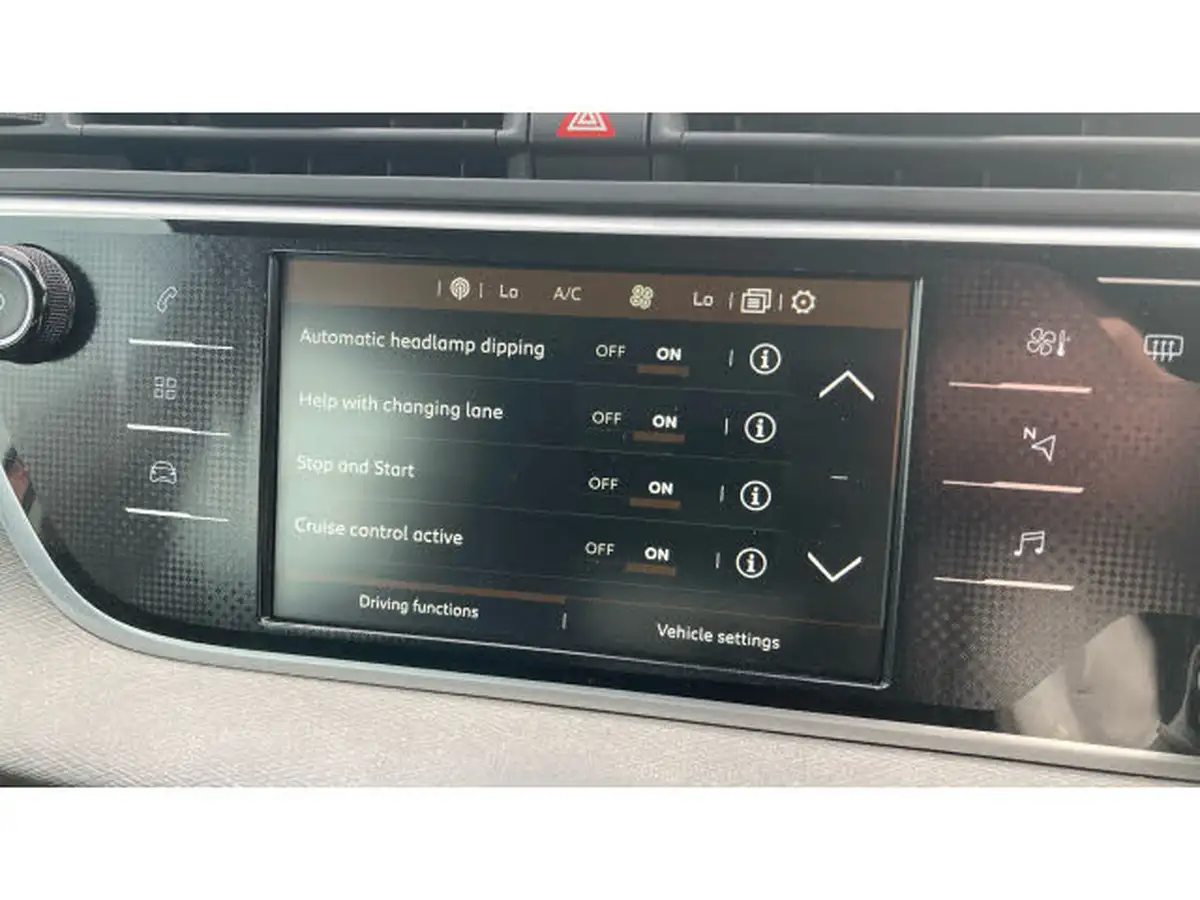 2016-citroen-grand-c4-picasso-16bluehdi-feel-eat6-big-22