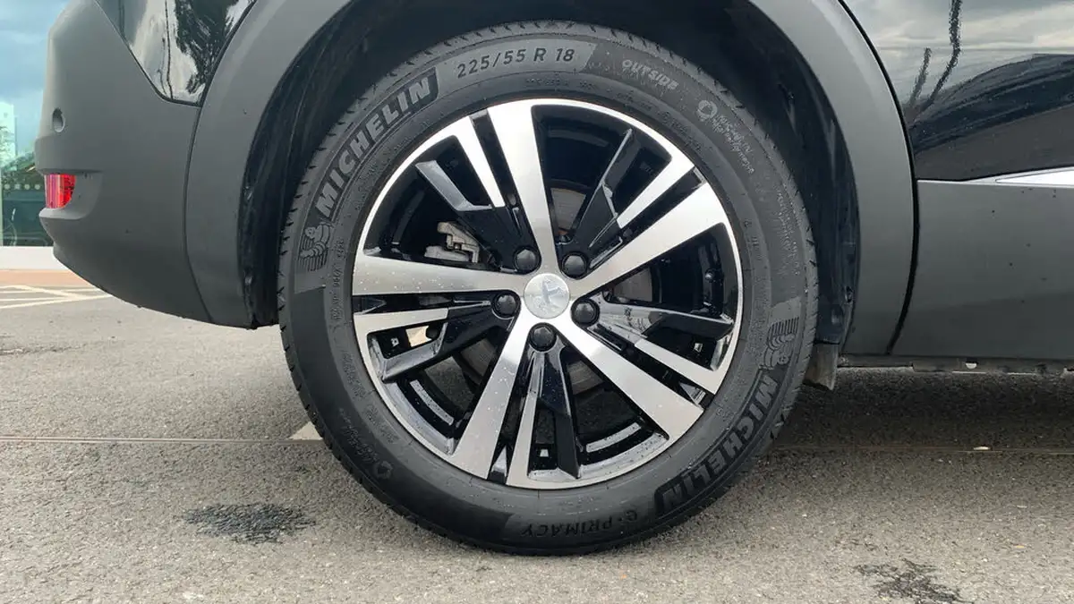2024-peugeot-5008-suv-12-gt-134bhp-big-15