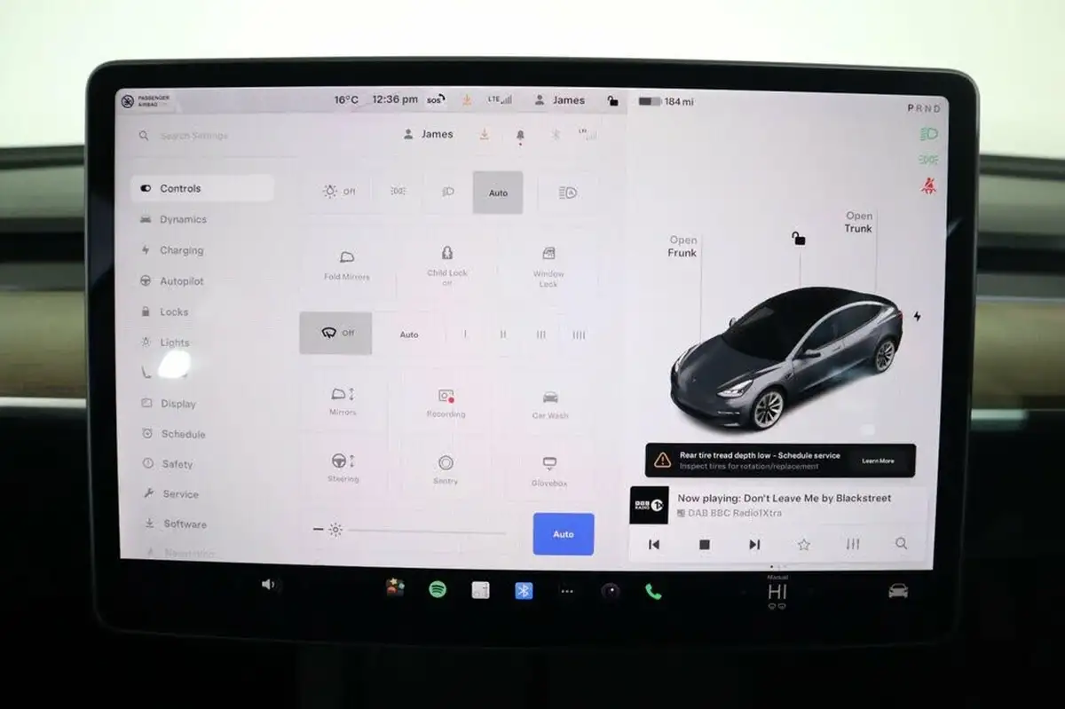 2021-tesla-model-3-e-long-range-awd-big-30