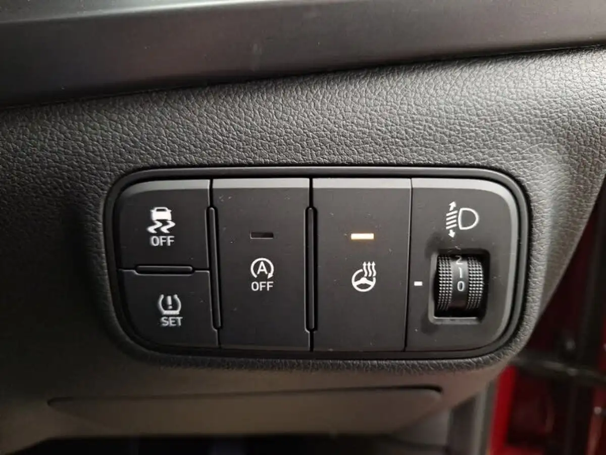 2025-hyundai-i20-10-t-gdi-premium-big-17