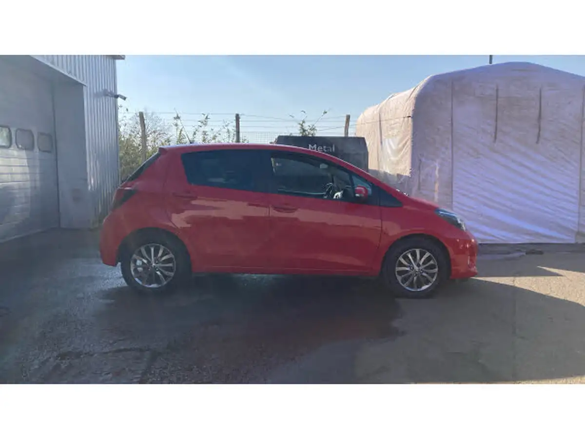 2016-toyota-yaris-133-icon-vvt-i-tss-5d-big-15