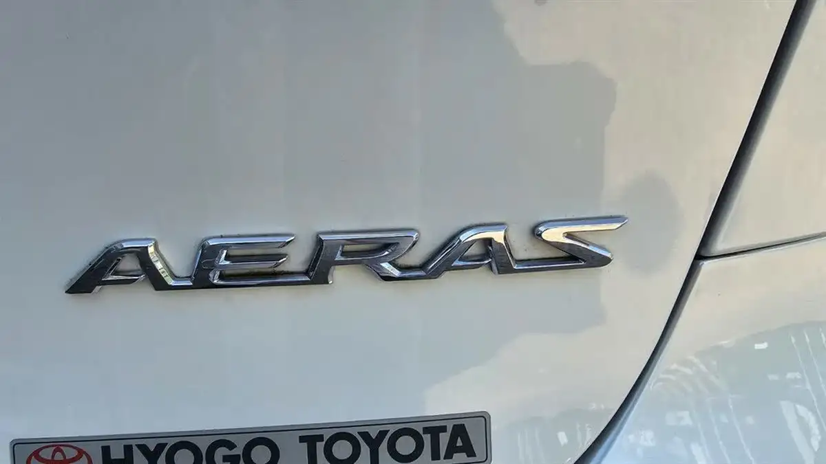 2012-toyota-estima-aeras-24-big-28