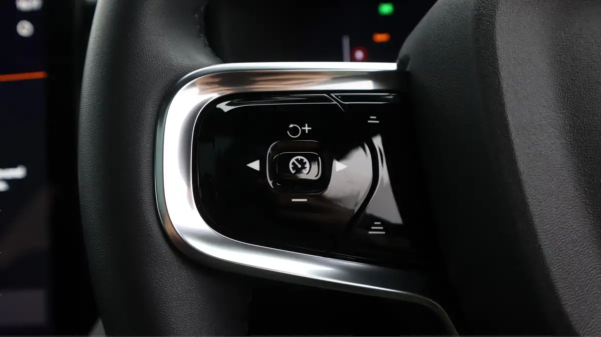 2022-polestar-polestar-2-e-ps2-170kw-long-single-plus-hatchback-big-23