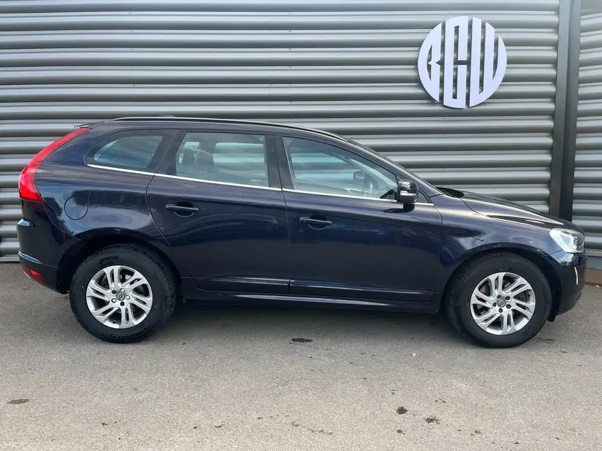 2016-volvo-xc60-20td-d4-se-nav-big-2