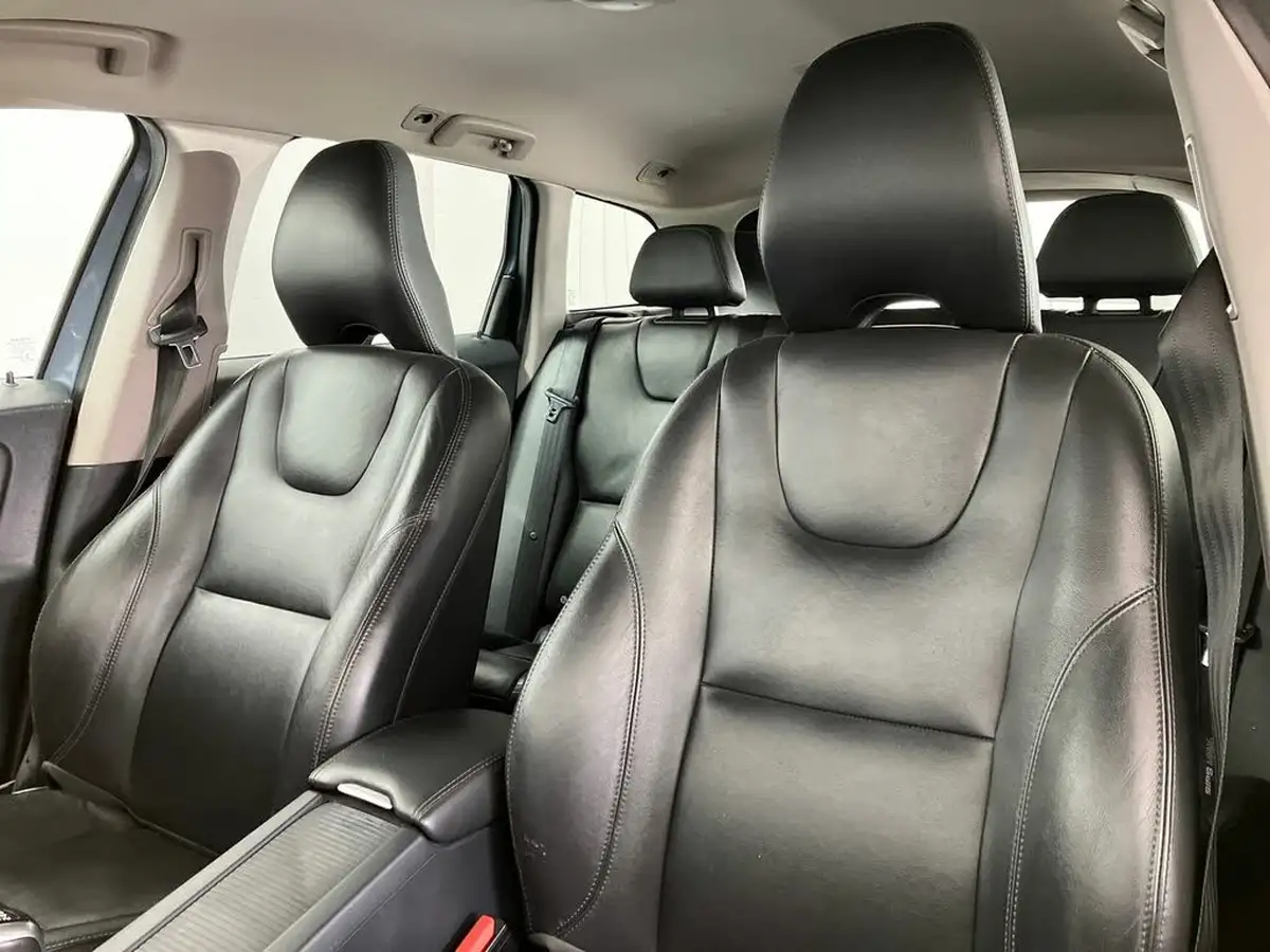 2016-volvo-xc60-20td-d4-se-lux-nav-big-21