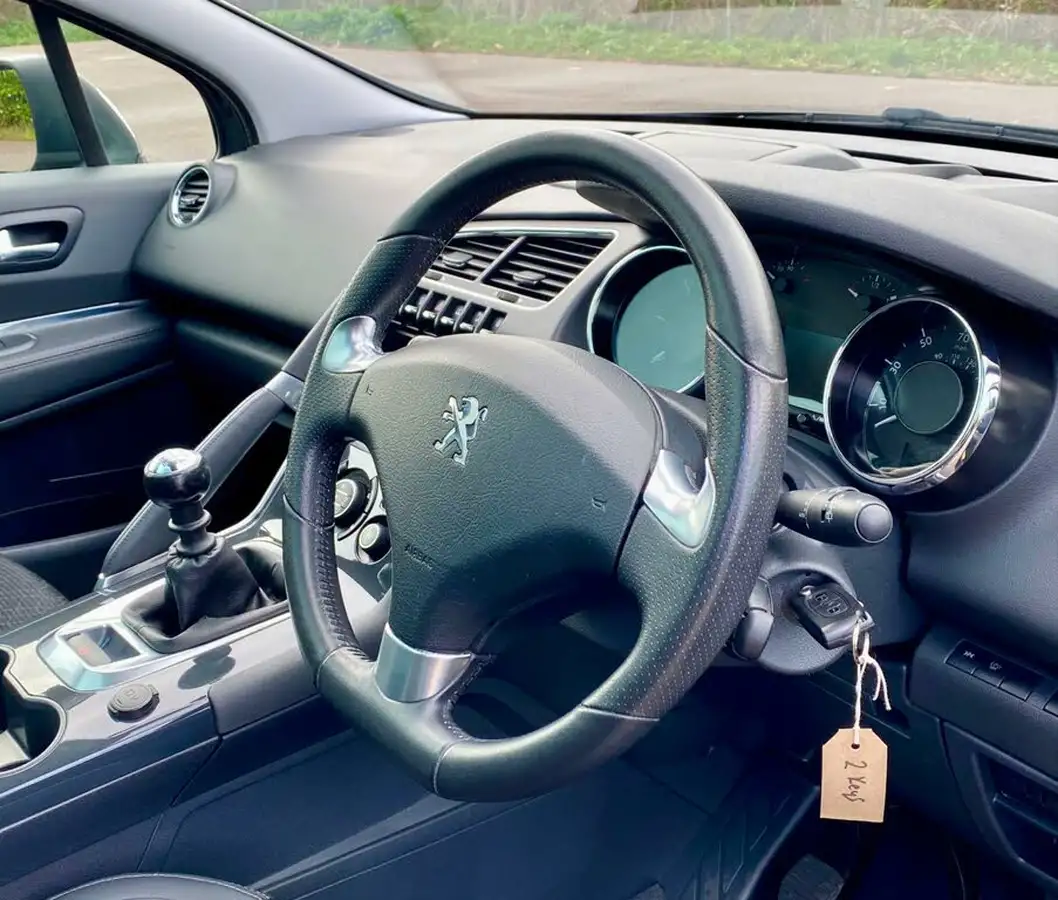 2016-peugeot-3008-crossover-16bluehdi-allure-big-13