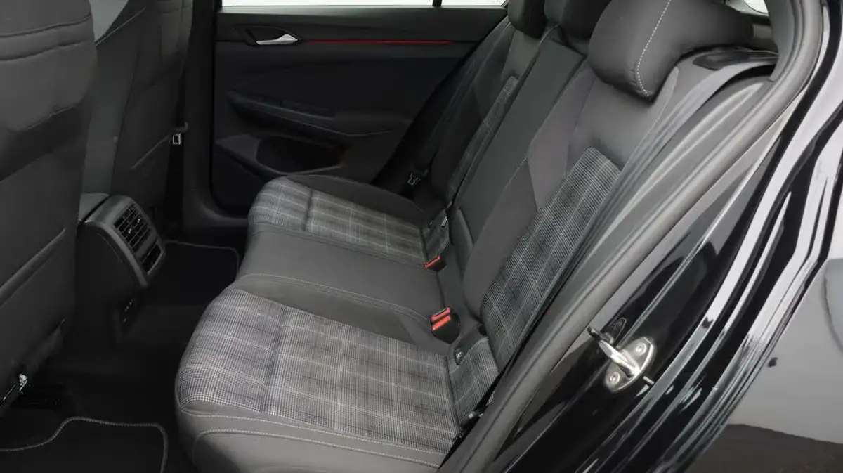 2022-volkswagen-golf-20tdi-gtd-big-16