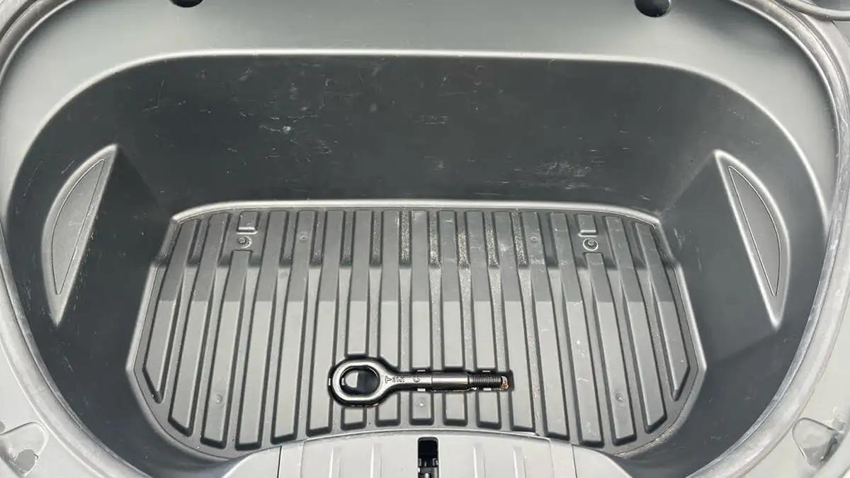 2021-tesla-model-3-e-long-range-awd-big-15