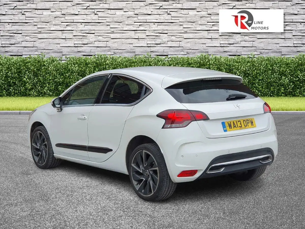 2013-citroen-ds4-20hdi-dsport-big-10
