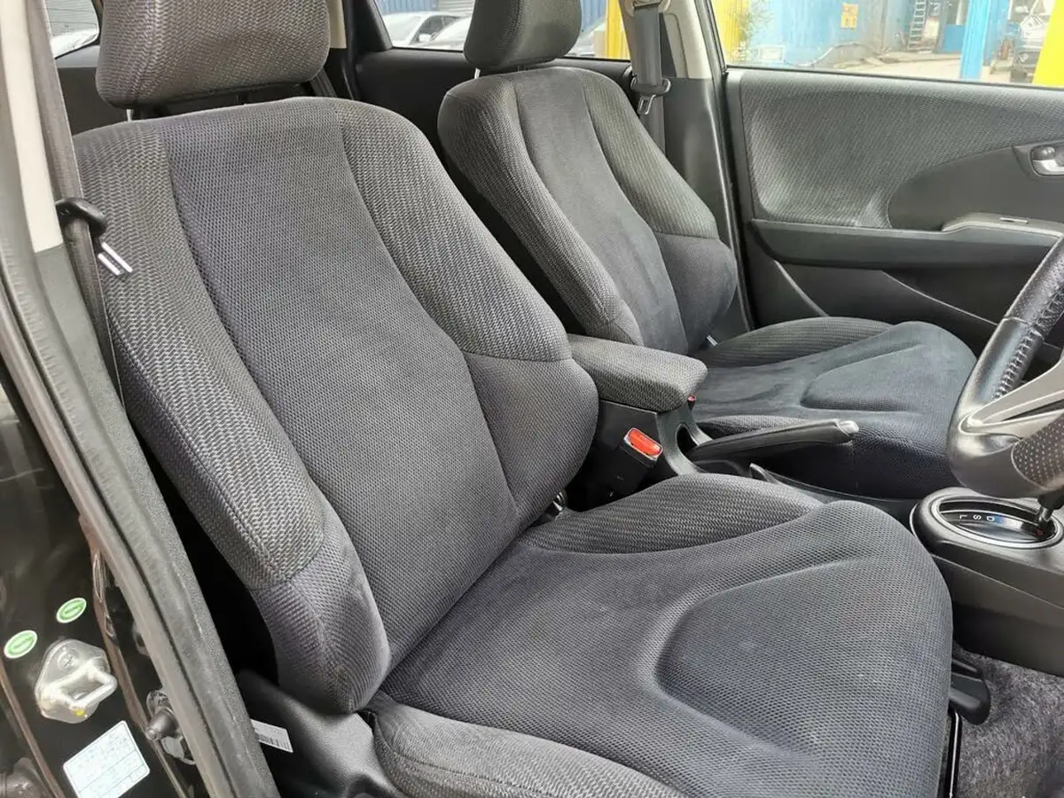 2012-honda-jazz-big-18